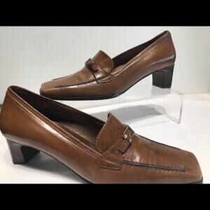 Vintage Maripe shoes tan mid heel loafer with rubber bottom